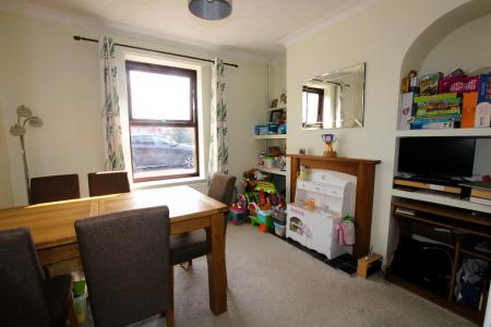 3 bedroom Semi-detached house for sale in Newark Road, North Hykeham, LN6