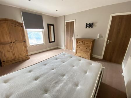 8 bedroom End of terrace house for sale in Newport, Lincoln, LN1