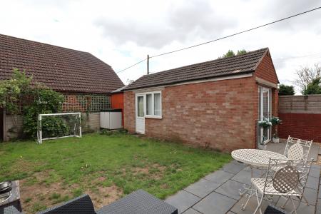 3 bedroom Semi-detached house for sale in Scothern Road, Nettleham, LN2