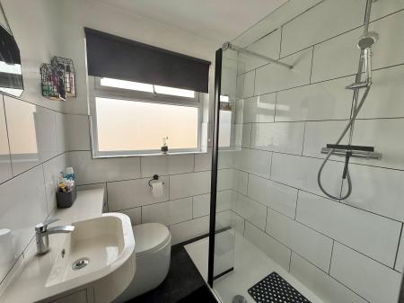 3 bedroom Semi-detached house for sale in Snowdon Close, Lincoln, LN5