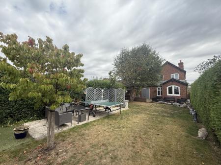 3 bedroom Detached house for sale in Station Road, Branston, LN4