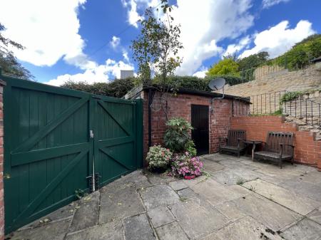 3 bedroom End of terrace house for sale in Steep Hill, Lincoln, LN2