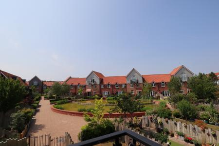 4 bedroom Town house for sale in The Quays, Burton Waters, LN1