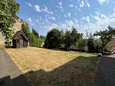 4 bedroom End of terrace house for sale in Ventnor Terrace, Lincoln, LN2