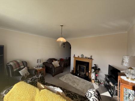 3 bedroom Semi-detached house for sale in Washingborough Road, Heighington, LN4