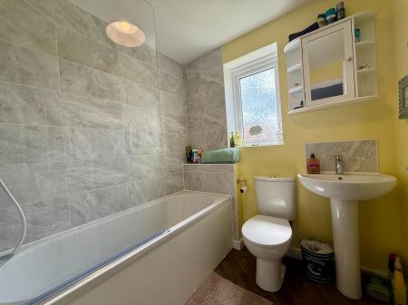 3 bedroom Semi-detached house for sale in Wheatsheaf Drive, Wragby, LN8