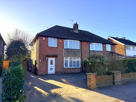 Broadway, Lincoln, LN2