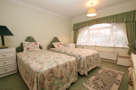 2 bedroom Detached bungalow for sale in Western Avenue, Lincoln, LN6