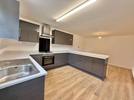 4 bedroom Semi-detached house for sale in Apley Close, Lincoln, LN2