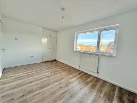 4 bedroom Semi-detached house for sale in Apley Close, Lincoln, LN2