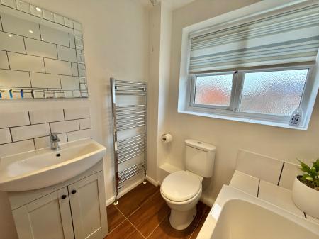 3 bedroom Semi-detached house for sale in The Gleanings, Navenby, LN5