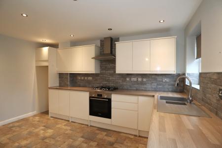 3 bedroom Town house for sale in Moorhen Close, Witham St Hughs, LN6