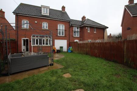 4 bedroom Town house for sale in Bobbin Lane, Lincoln, LN2