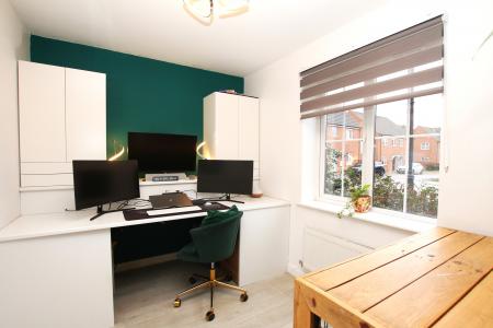 4 bedroom Detached house for sale in Bluebell Walk, Witham St Hughs, LN6