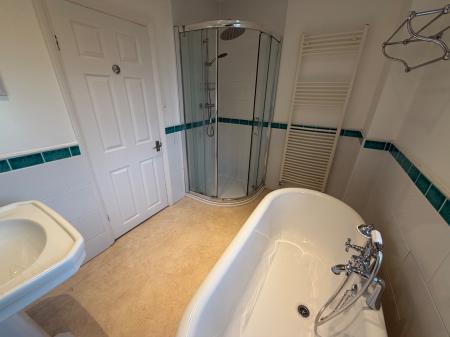 4 bedroom Detached house for sale in Burton Road, Lincoln, LN1