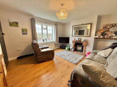 3 bedroom Semi-detached house for sale in Bassingham Road, Aubourn, LN5