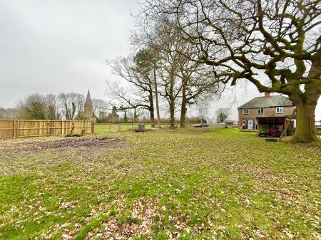 3 bedroom Semi-detached house for sale in Bassingham Road, Aubourn, LN5