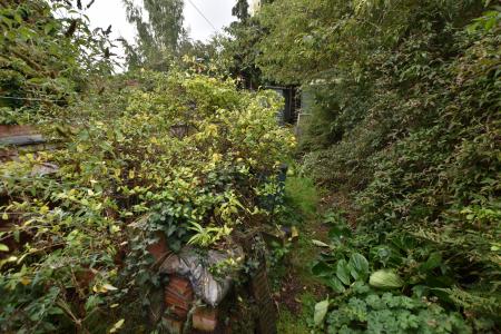 2 bedroom Terraced House for sale in Albert Promenade, Loughborough, LE11