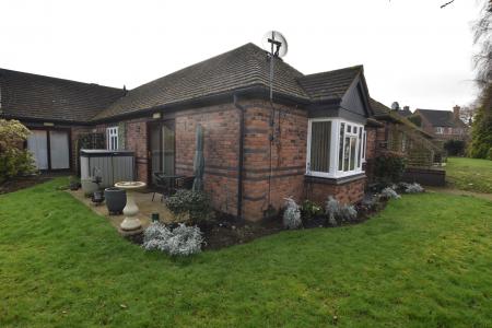 2 bedroom Semi-detached bungalow for sale in Badger Court, Loughborough, LE11