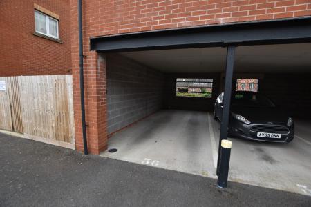 2 bedroom Apartment for sale in Barnsdale Close, Loughborough, LE11