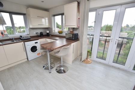 2 bedroom Apartment for sale in Barnsdale Close, Loughborough, LE11