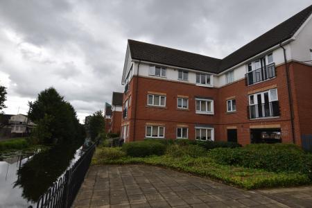 2 bedroom Apartment for sale in Barnsdale Close, Loughborough, LE11