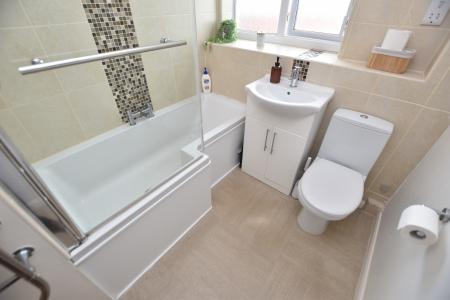 2 bedroom Apartment for sale in Barnsdale Close, Loughborough, LE11