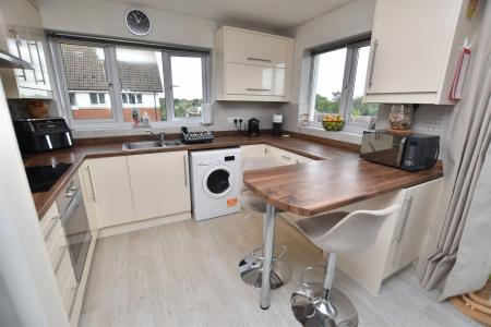 2 bedroom Apartment for sale in Barnsdale Close, Loughborough, LE11