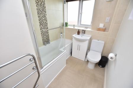 2 bedroom Apartment for sale in Barnsdale Close, Loughborough, LE11