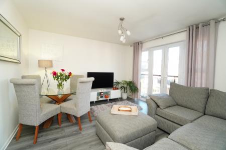 2 bedroom Flat for sale in Barnsdale Close, Loughborough, LE11