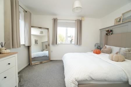 2 bedroom Flat for sale in Barnsdale Close, Loughborough, LE11