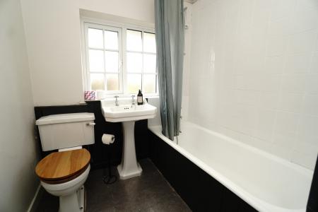 3 bedroom Semi-detached house for sale in Beacon Road, Loughborough, LE11