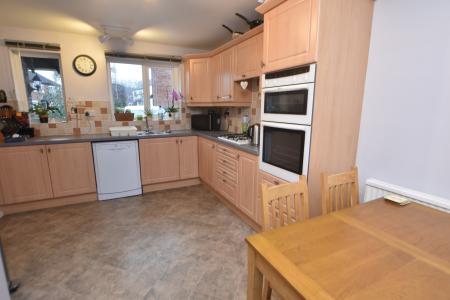 4 bedroom Detached house for sale in Butterley Drive, Loughborough, LE11