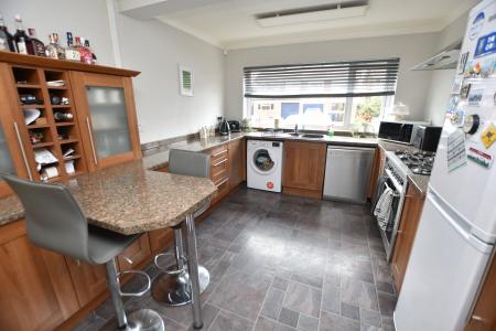 3 bedroom Semi-detached house for sale in Charnwood Fields, Sutton Bonington, LE12