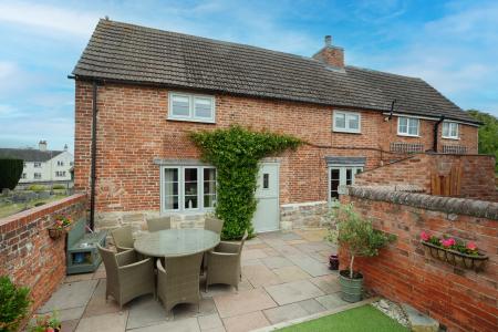 Church Street, Gotham, NG11