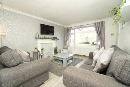 3 bedroom Semi-detached house for sale in Conway Close, Loughborough, LE11