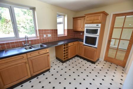 4 bedroom Detached house for sale in Crosswood Close, Loughborough, LE11