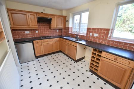 4 bedroom Detached house for sale in Crosswood Close, Loughborough, LE11