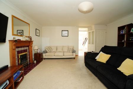 3 bedroom Town house for sale in De Ferrers Close, East Leake, LE12