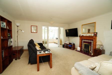 3 bedroom Town house for sale in De Ferrers Close, East Leake, LE12