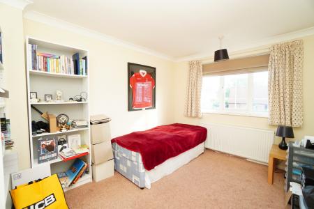 3 bedroom Town house for sale in De Ferrers Close, East Leake, LE12