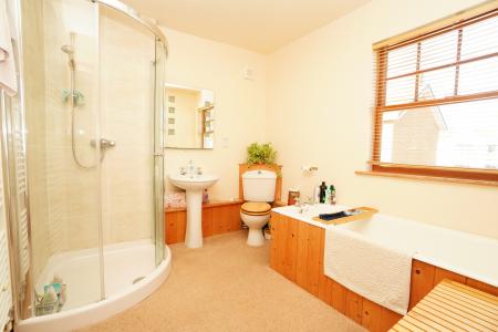 5 bedroom Cottage for sale in East Street, Gotham, NG11