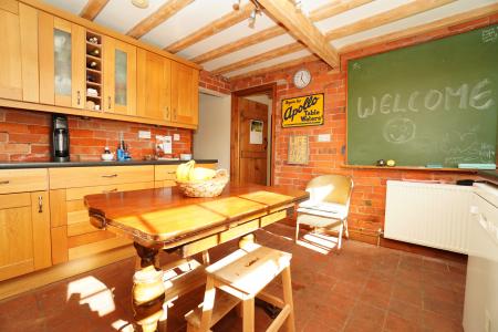 5 bedroom Cottage for sale in East Street, Gotham, NG11