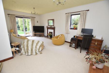 3 bedroom Bungalow for sale in Forsyth Close, Loughborough, LE11