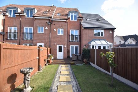 3 bedroom Town house for sale in Haddon Way, Loughborough, LE11