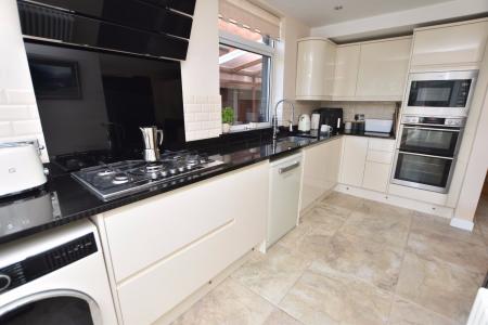 3 bedroom Detached house for sale in Knightthorpe Road, Loughborough, LE11