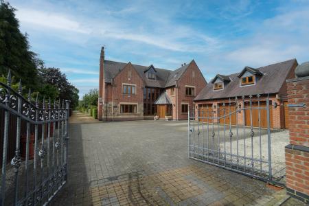 7 bedroom Detached house for sale in Main Street, Long Whatton, LE12