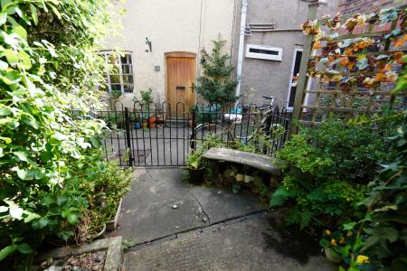 2 bedroom Cottage for sale in Meadow Lane, Loughborough, LE11