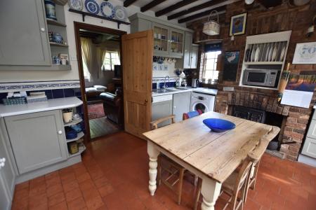 4 bedroom Detached house for sale in Nottingham Road, Cotes, LE12