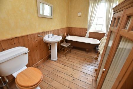 4 bedroom Detached house for sale in Nottingham Road, Cotes, LE12